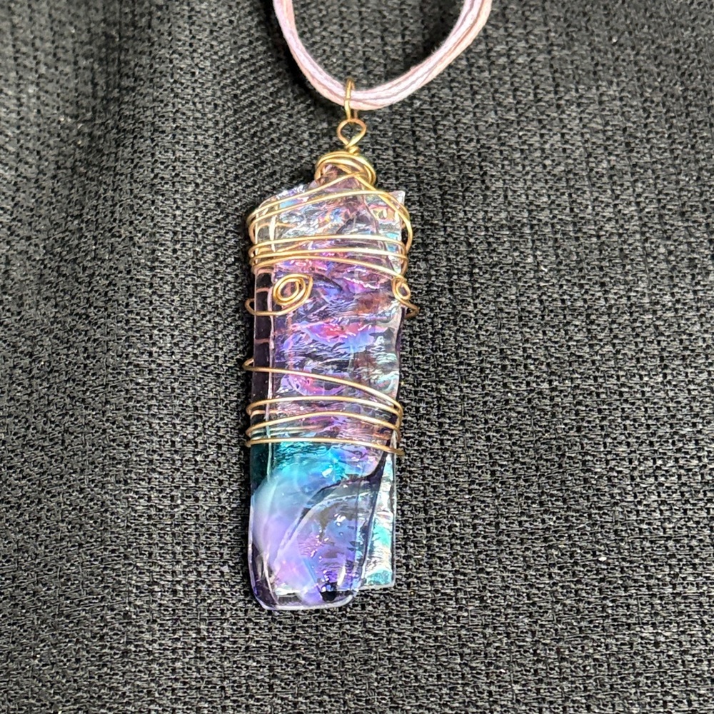 Wire-Wrapped glass Pendant Necklace